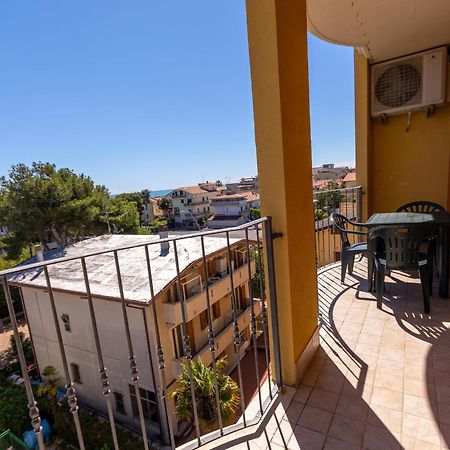 Residence Palazzo Sayonara 托尔托雷托 外观 照片