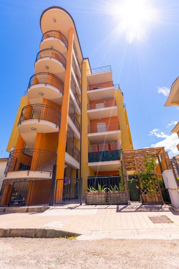 Residence Palazzo Sayonara 托尔托雷托 外观 照片