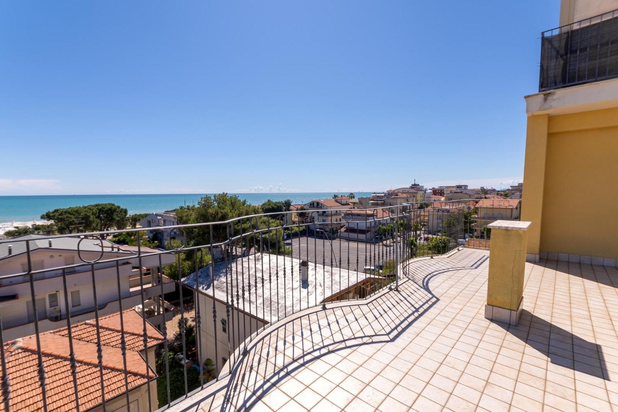 Residence Palazzo Sayonara 托尔托雷托 外观 照片