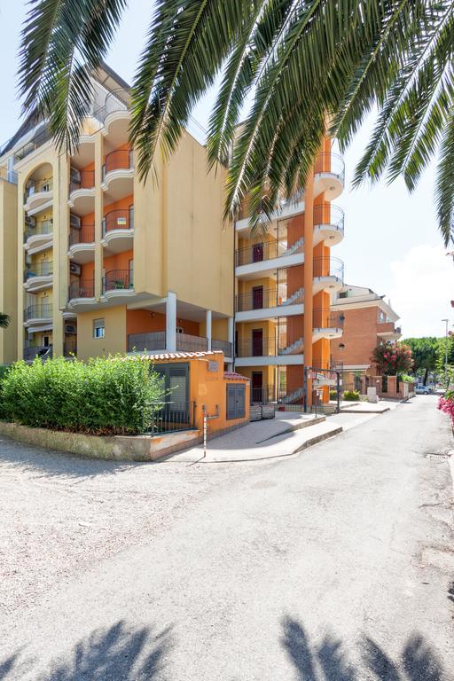 Residence Palazzo Sayonara 托尔托雷托 外观 照片
